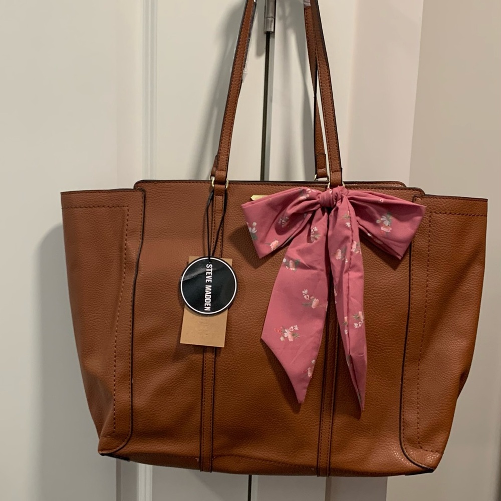 NWT  3x1  SET STEVE MADDEN Brown Tote,Pink Scarf and pink  crossbody!
